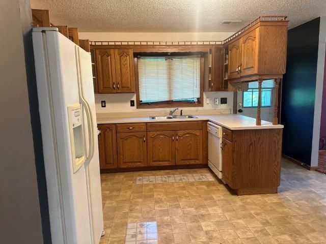 502 9th St SW, Braham, MN 55006