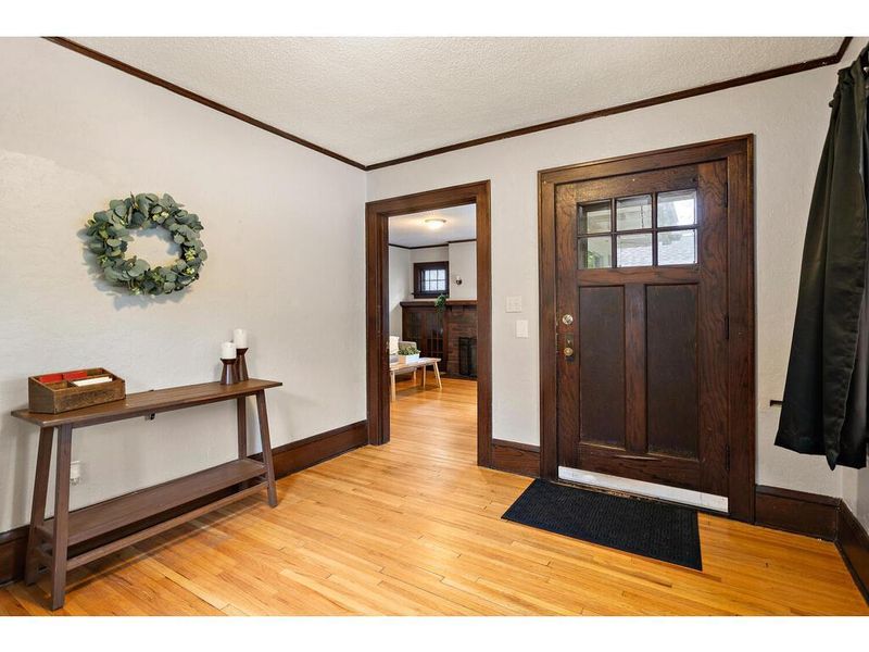 1026 Lawson Ave E, Saint Paul, MN 55106