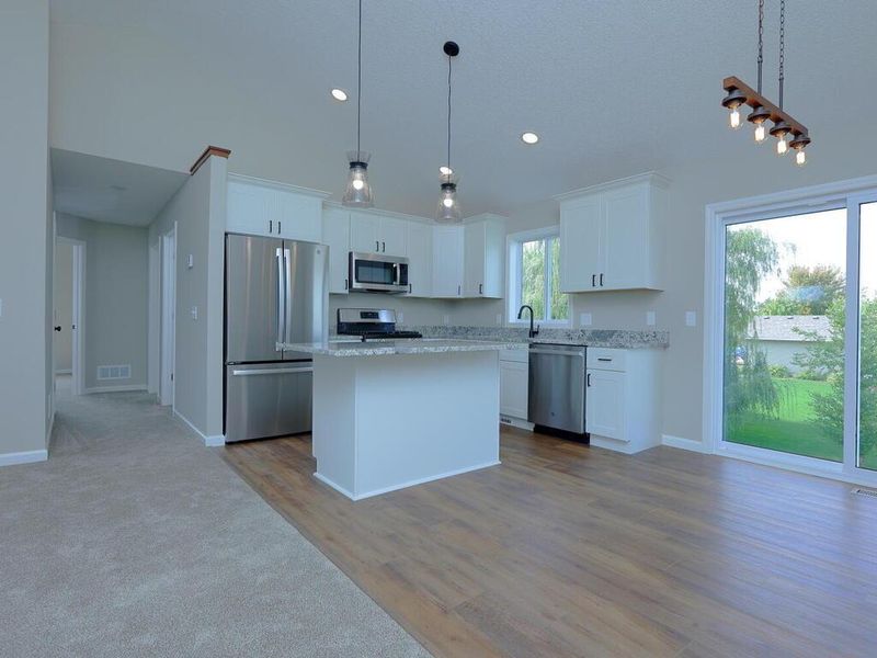 170 7th St S, Winsted, MN 55395
