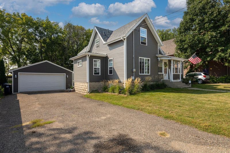 407 3rd St W, Northfield, MN 55057