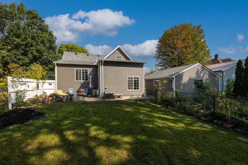 407 3rd St W, Northfield, MN 55057