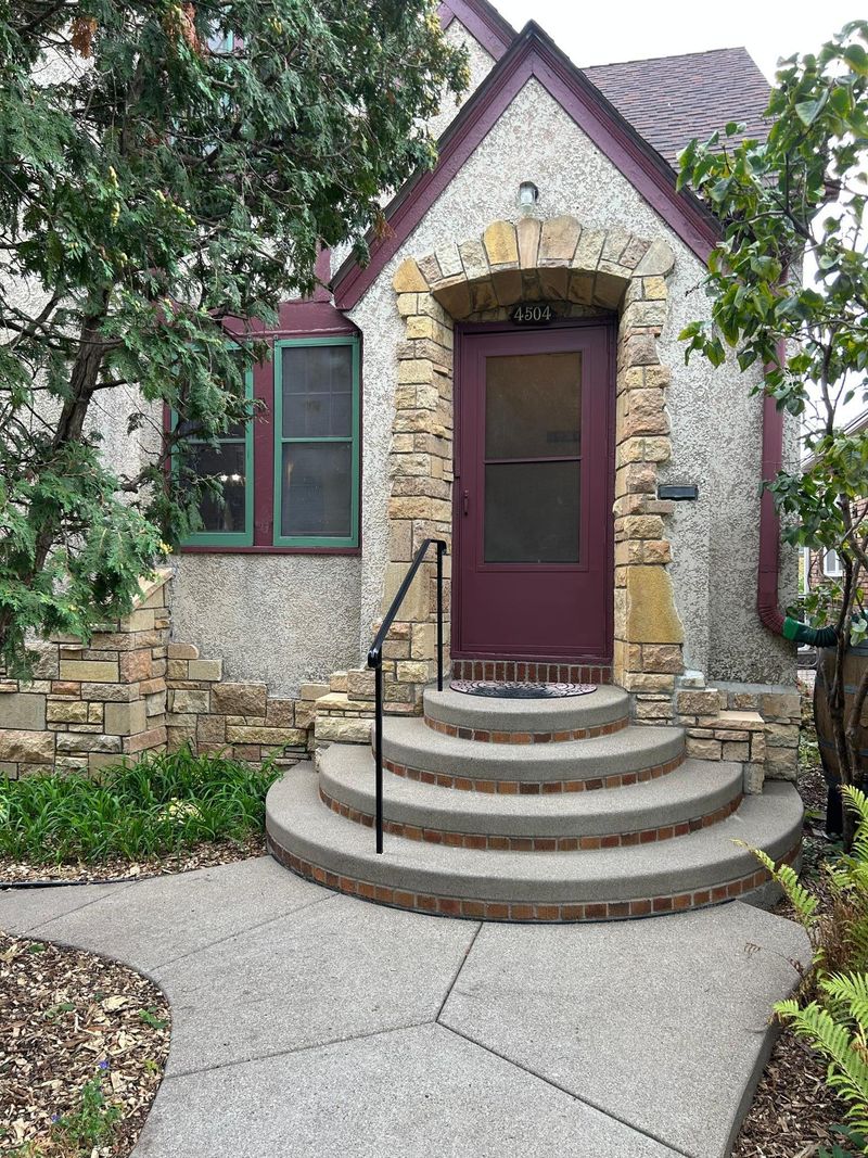 4504 Oakland Ave, Minneapolis, MN 55407