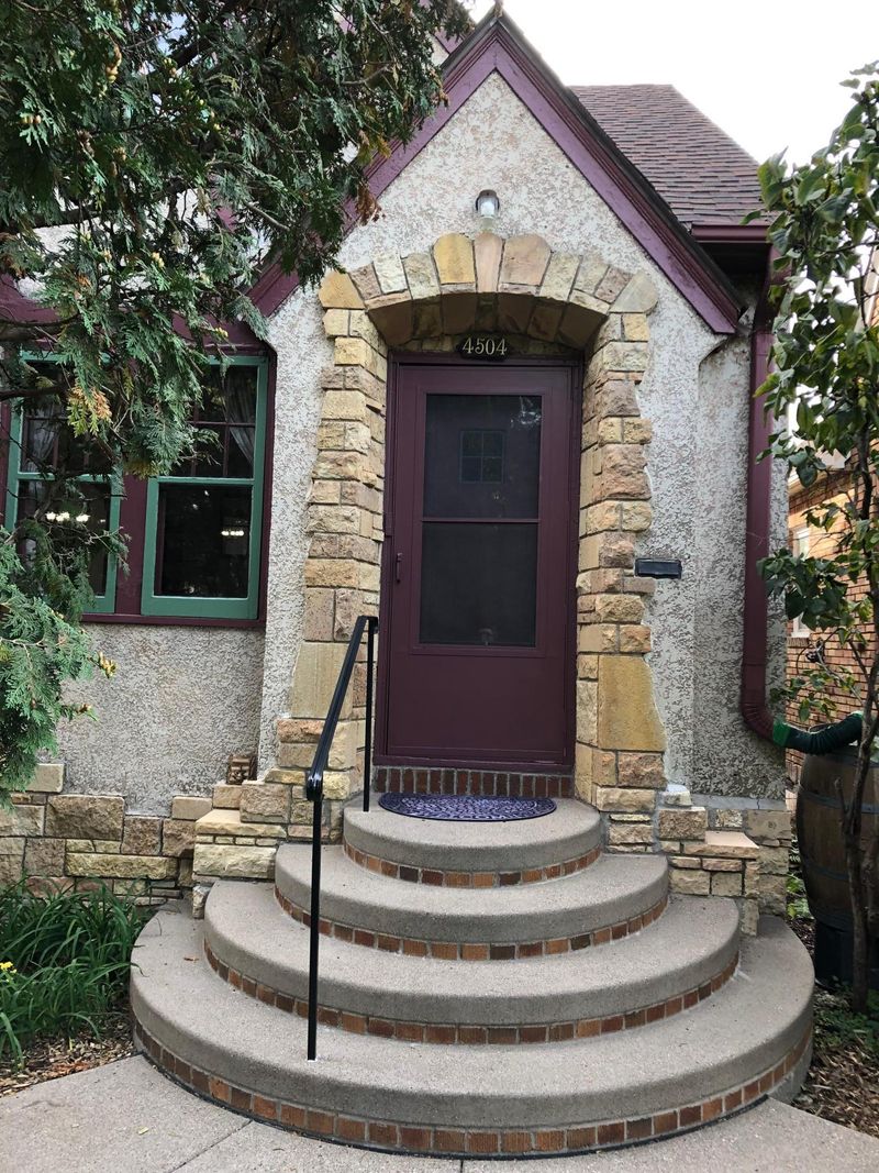 4504 Oakland Ave, Minneapolis, MN 55407