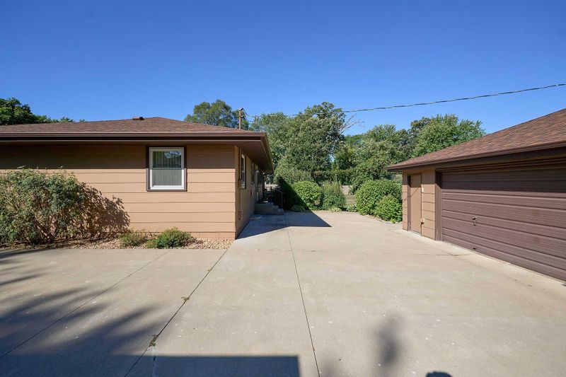 4813 104th Ave NE, Circle Pines, MN 55014