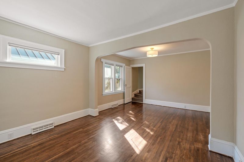 1386 Jefferson Ave, Saint Paul, MN 55105