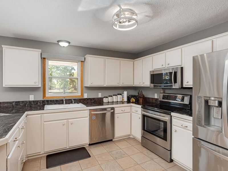9400 253rd Ave NW, Zimmerman, MN 55398