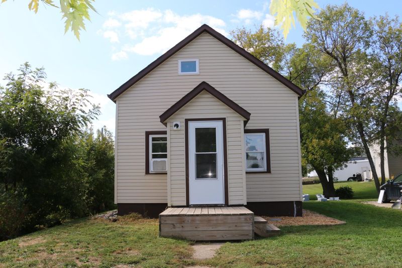 111 7th St, Hawley, MN 56549