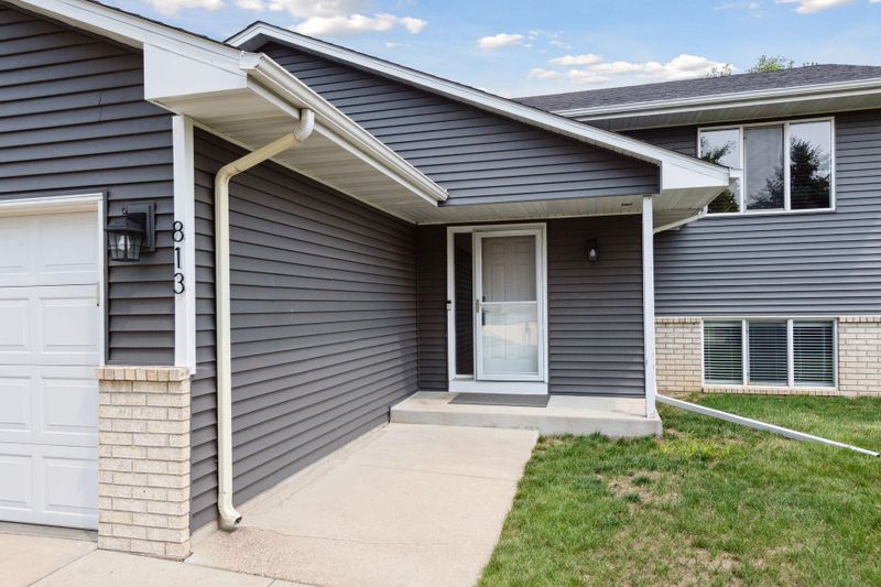 813 S Walnut St, Belle Plaine, MN 56011