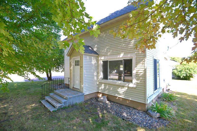 421 Birch Ave N, New Richland, MN 56072