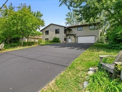 5844 Hamline Ave N, Shoreview, MN 55126