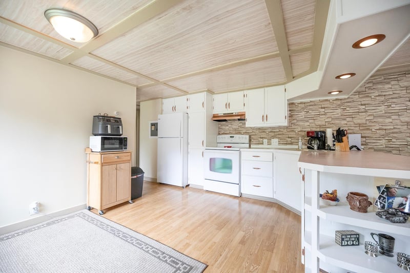 239 E Highway 61, Esko, MN 55733