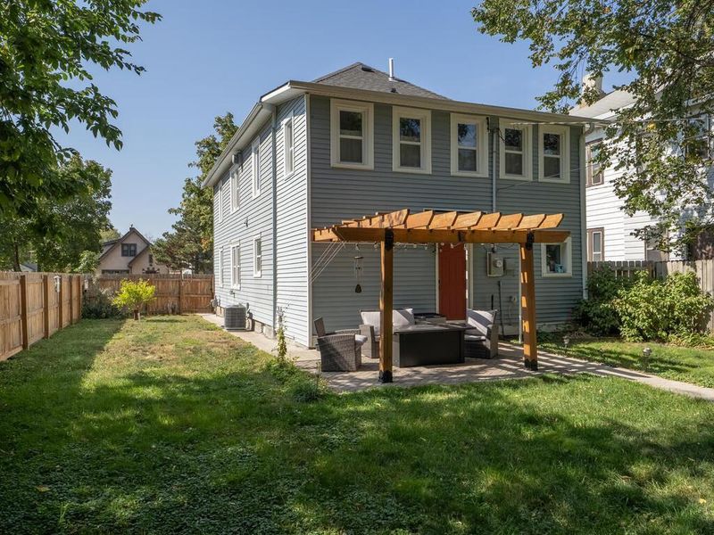 2833 28th Ave S, Minneapolis, MN 55406