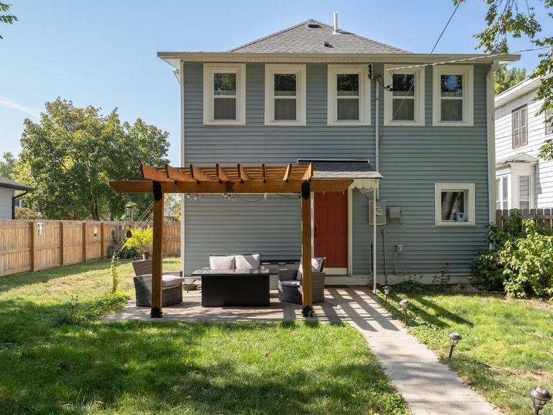 2833 28th Ave S, Minneapolis, MN 55406