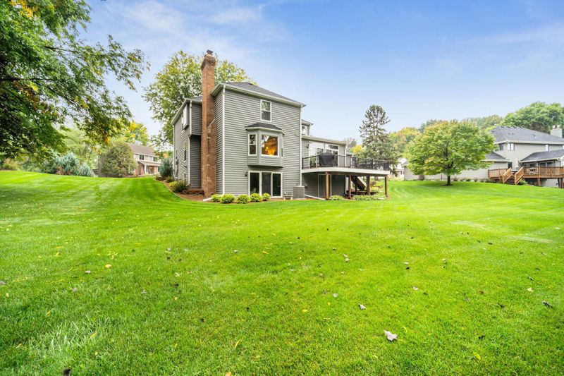 301 Trappers Ps, Chanhassen, MN 55317