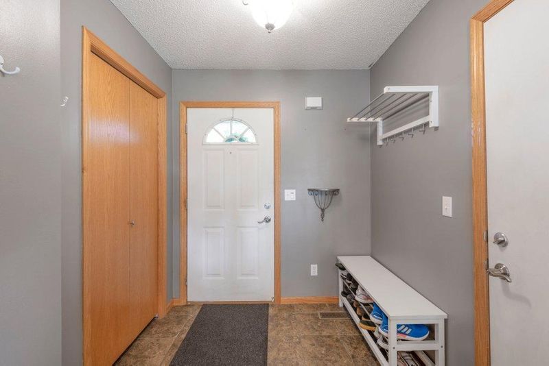 13669 Wellstead Dr, Rogers, MN 55374