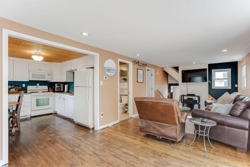 923 Pine St, Hastings, MN 55033