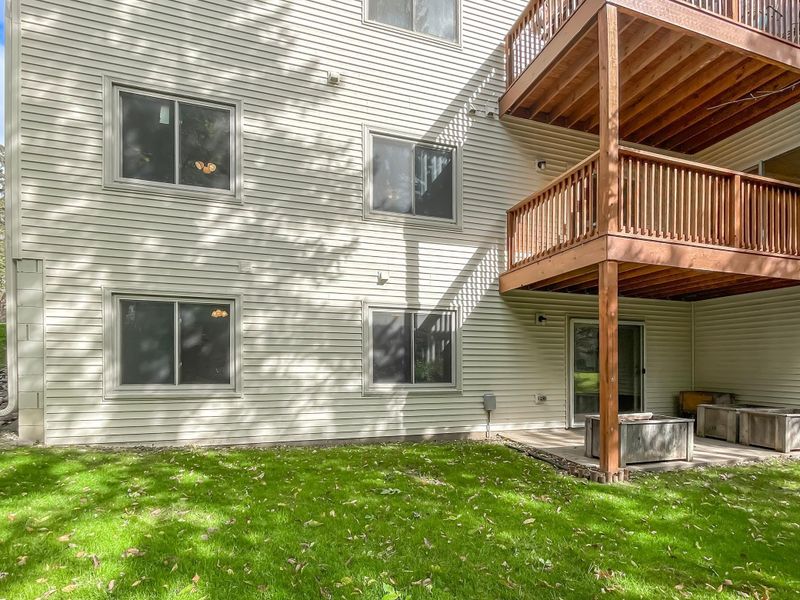 4 Fox Ridge Ct #A, West Saint Paul, MN 55118