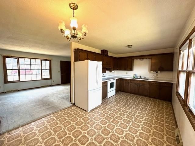 516 N 2nd St, Caledonia, MN 55921