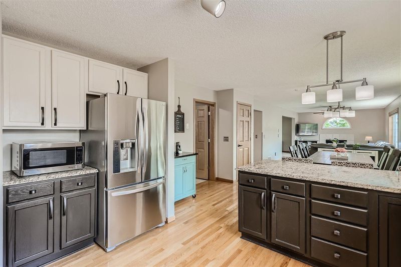 14812 Hillside Trl, Savage, MN 55378