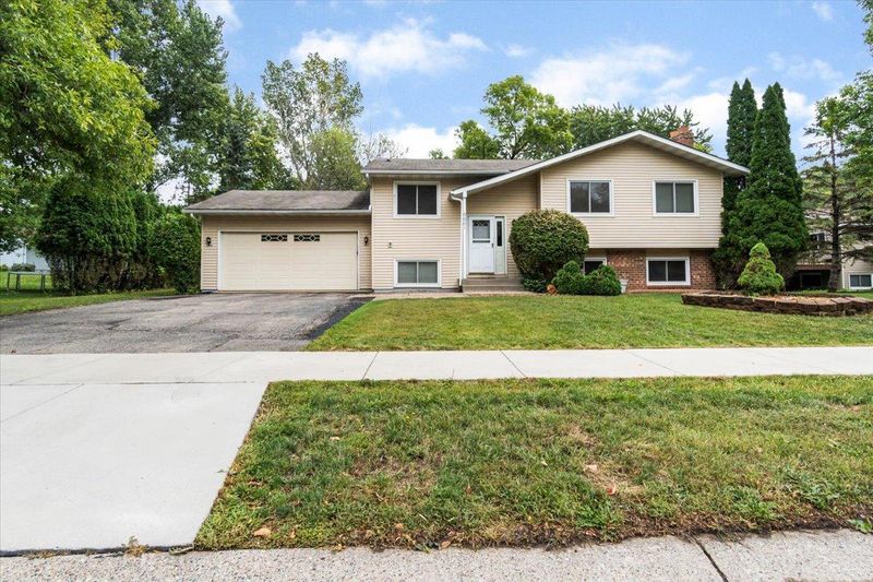 6681 W 168th Ave, Eden Prairie, MN 55346