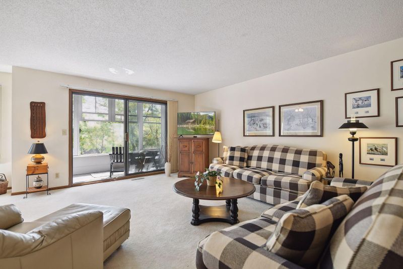 5664 Sanibel Dr #905A, Minnetonka, MN 55343