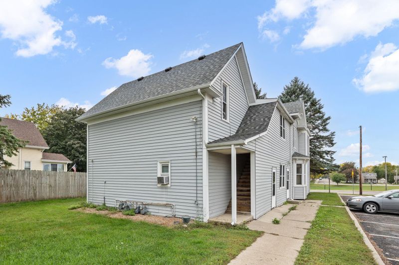 505 Broadway Ave S, Cokato, MN 55321