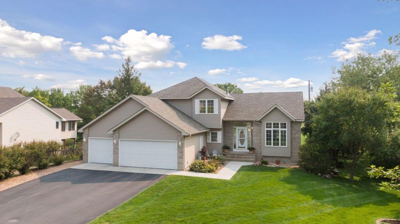 10948 Fox Hollow Ln N, Champlin, MN 55316