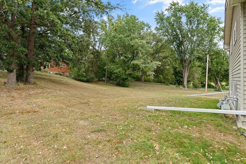 4680 Nicols Rd, Eagan, MN 55122