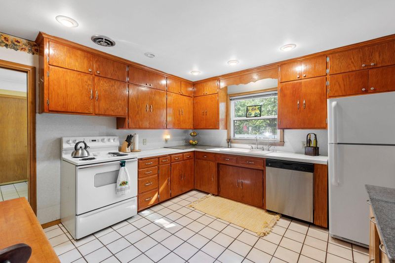 956 Jefferson St, Anoka, MN 55303