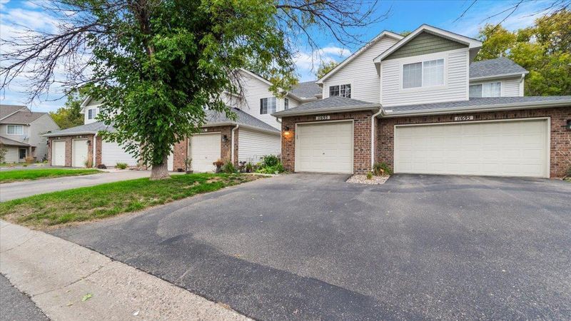 11693 Langford Cir #1006, Burnsville, MN 55337