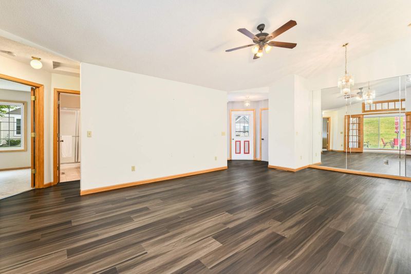8565 Corcoran Pa, Inver Grove Heights, MN 55076