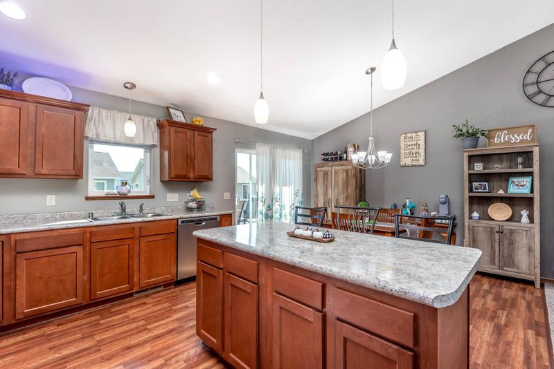 717 Dogleg St, Mankato, MN 56001