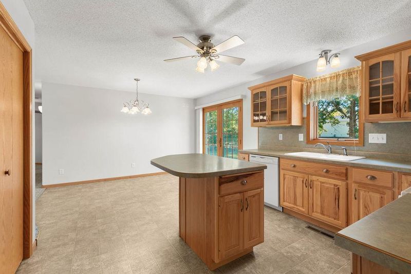 230 Eagle Dr, Randall, MN 56475