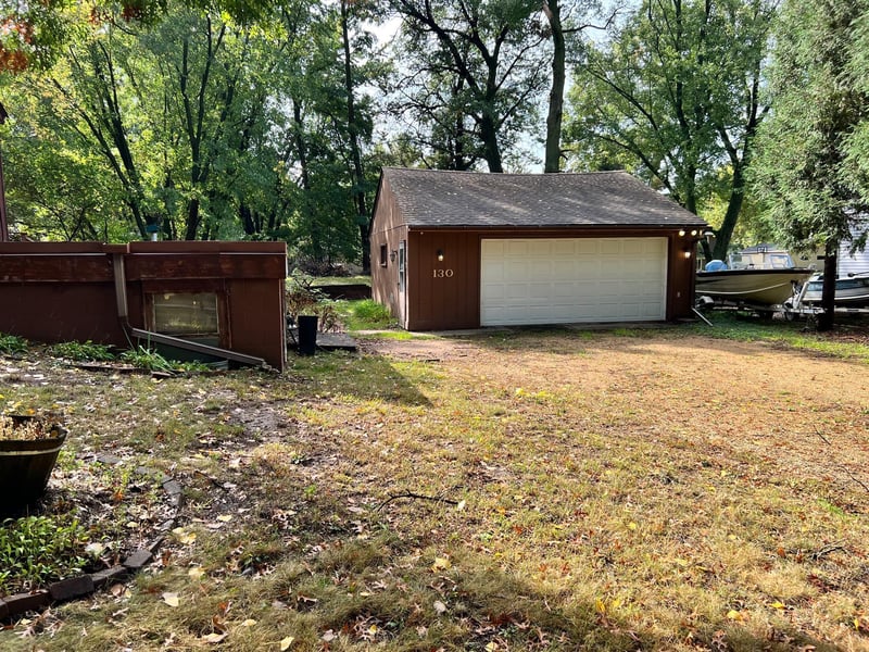 130 Dahlia St, Mahtomedi, MN 55115