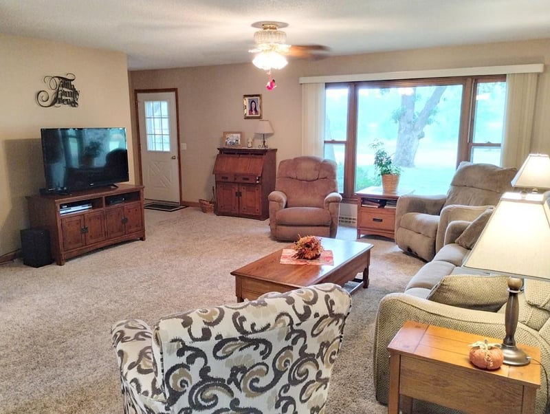 27078 N Lake Rd, Sleepy Eye, MN 56085