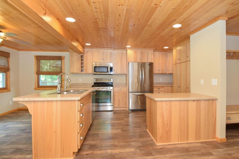 7210 107th Ave, Clear Lake, MN 55319