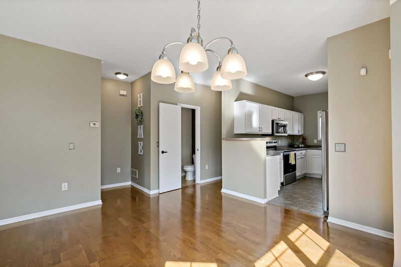 1081 Barclay St, Saint Paul, MN 55106