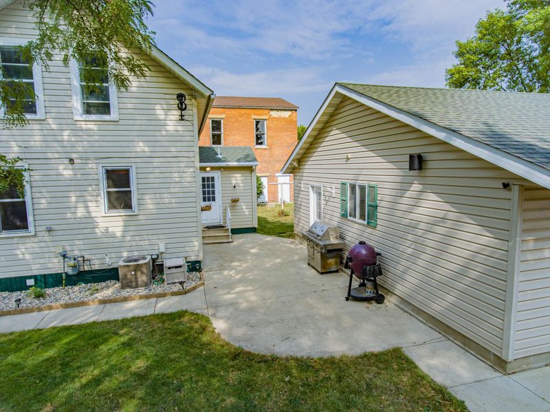 431 Maria Ave, Hamburg, MN 55339