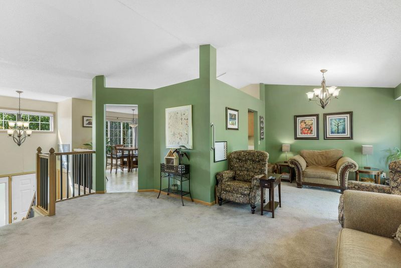 1377 Whitney St, Shakopee, MN 55379