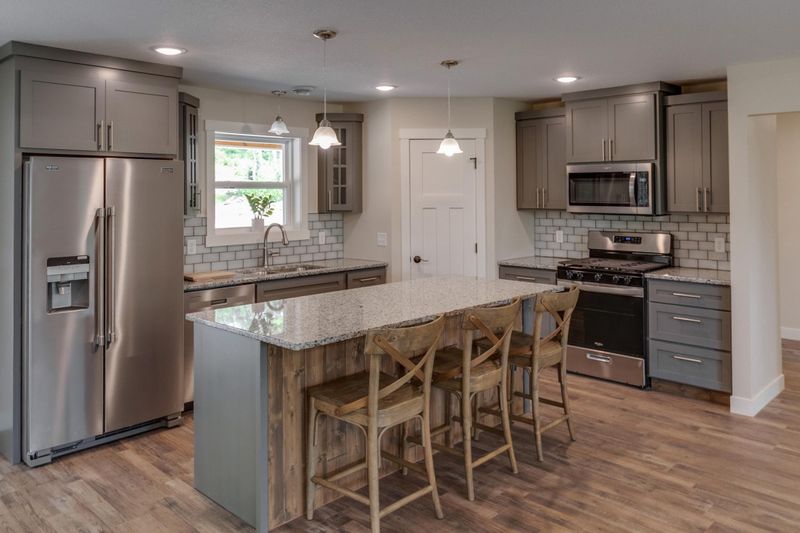 11290 Kennedy Rd, Brainerd, MN 56401