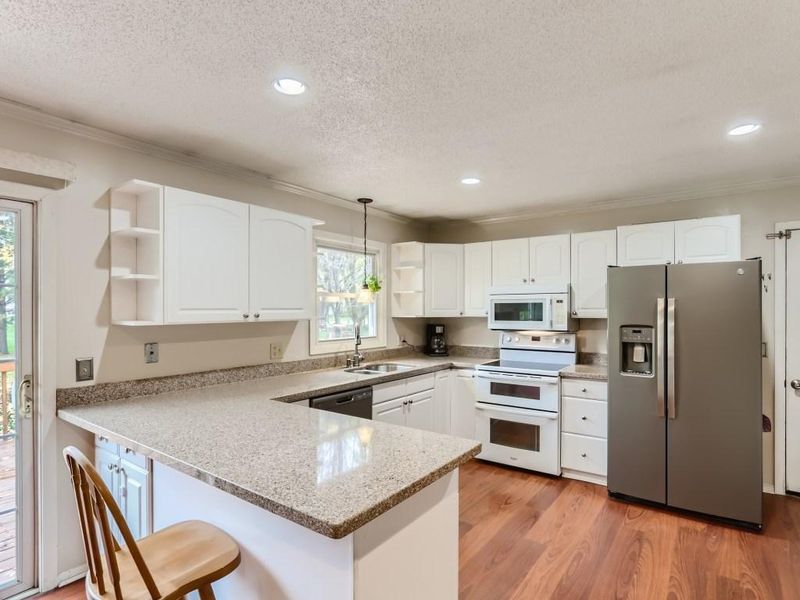 1016 Merritt St, Shakopee, MN 55379