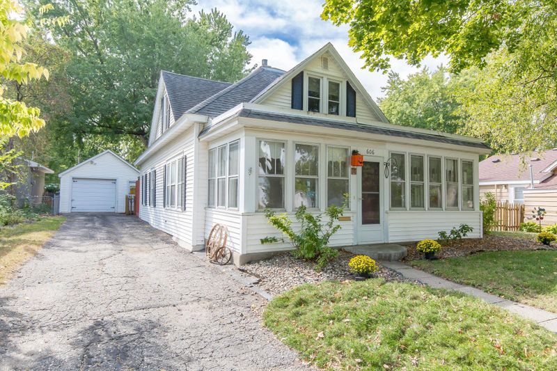 606 3rd Ave E, Shakopee, MN 55379