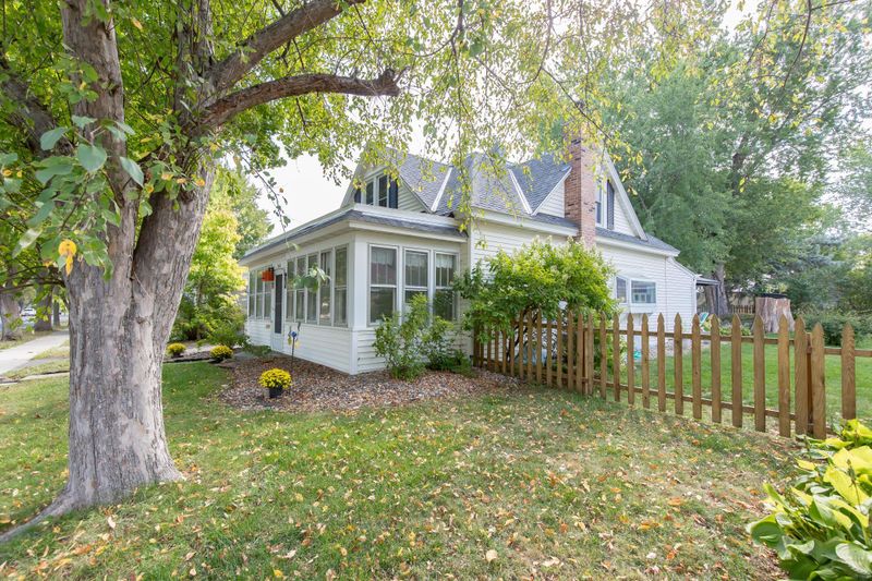 606 3rd Ave E, Shakopee, MN 55379