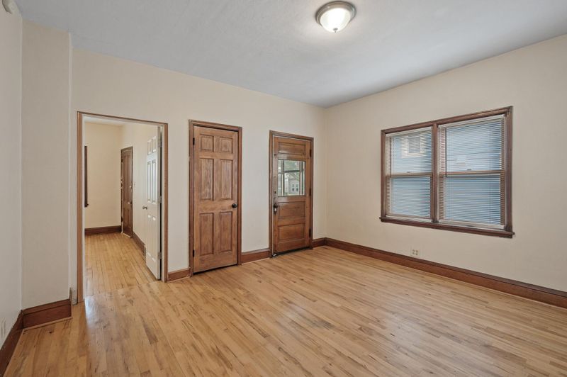 718 Van Buren Ave, Saint Paul, MN 55104