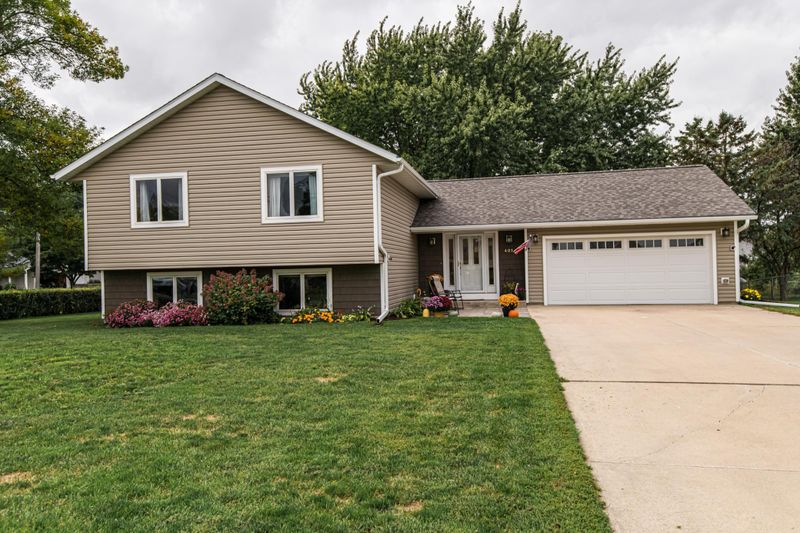 401 10th Ave NW, Byron, MN 55920