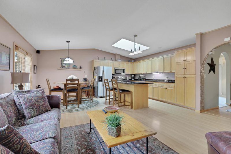 9326 Colorado Rd, Bloomington, MN 55438
