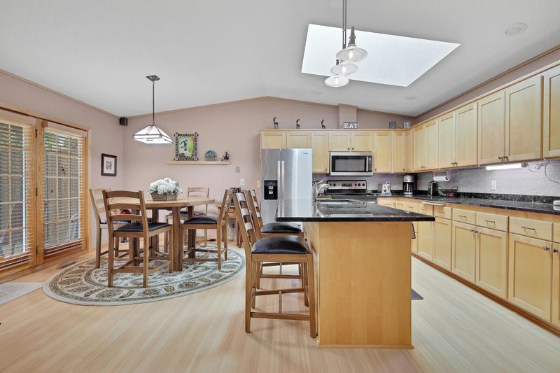 9326 Colorado Rd, Bloomington, MN 55438