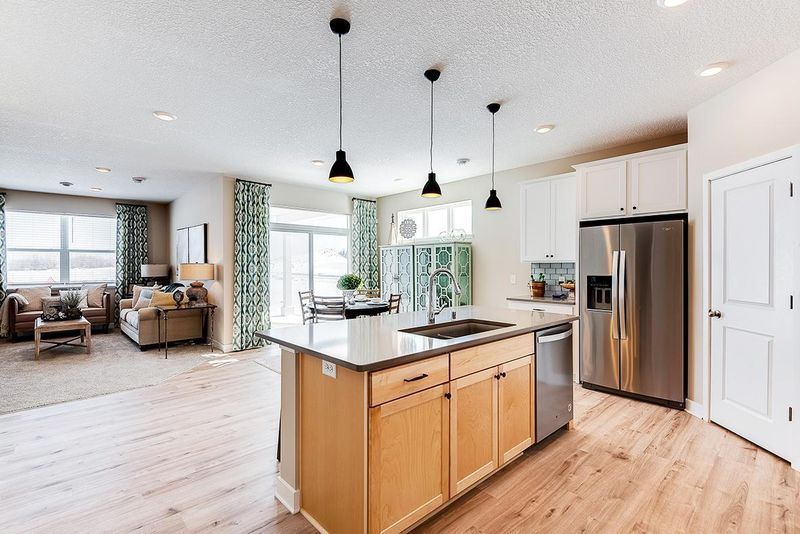 13598 Applewood Trl, Rosemount, MN 55068