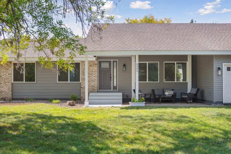 6880 Chaparral Ln, Chanhassen, MN 55317