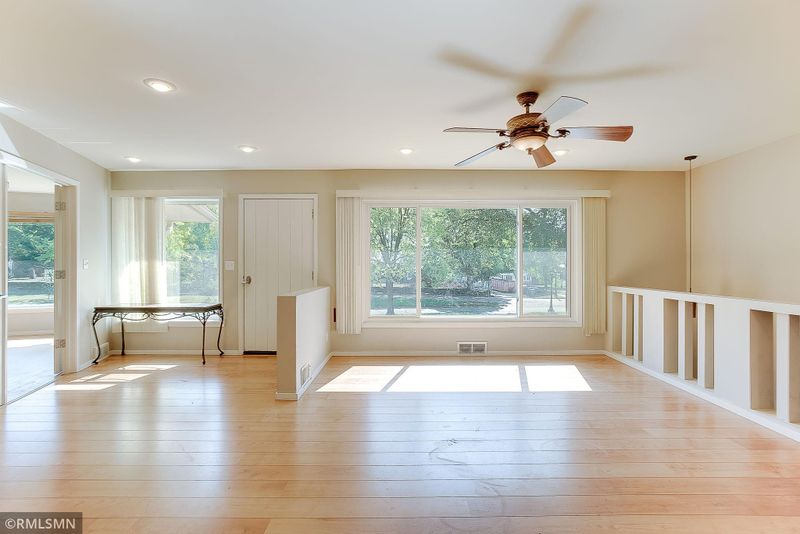 2265 Edgcumbe Rd, Saint Paul, MN 55116